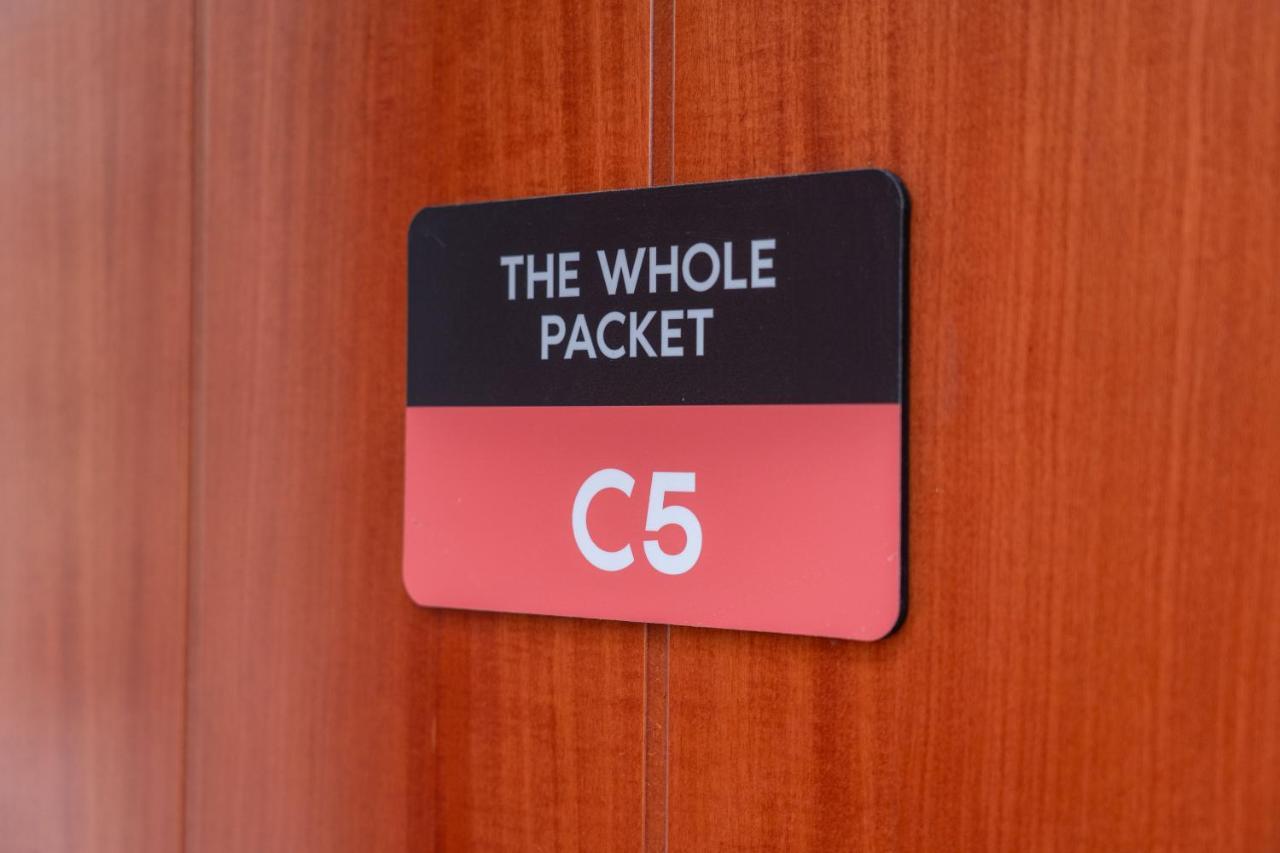 Апартаменты The Whole Packet C5 Center With Parking Лариса Экстерьер фото